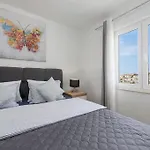 Goldensky New Apartment