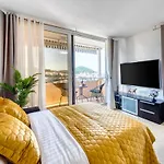 Goldensky New Apartment