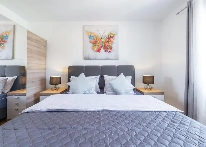 Goldensky New Apartment