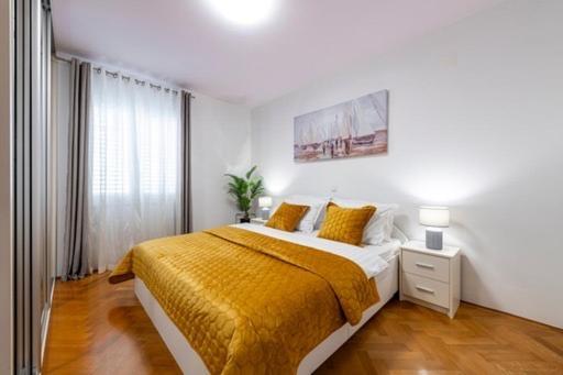 Goldensky New Apartamento *