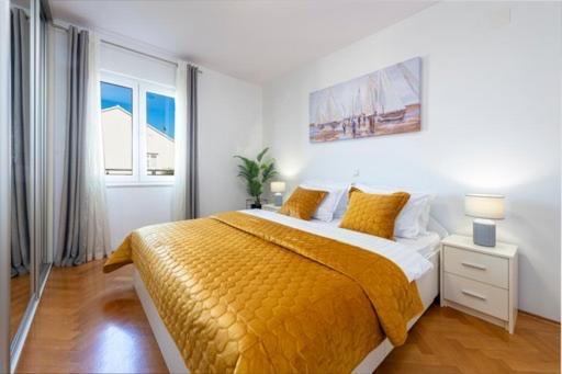 Goldensky New Apartamento